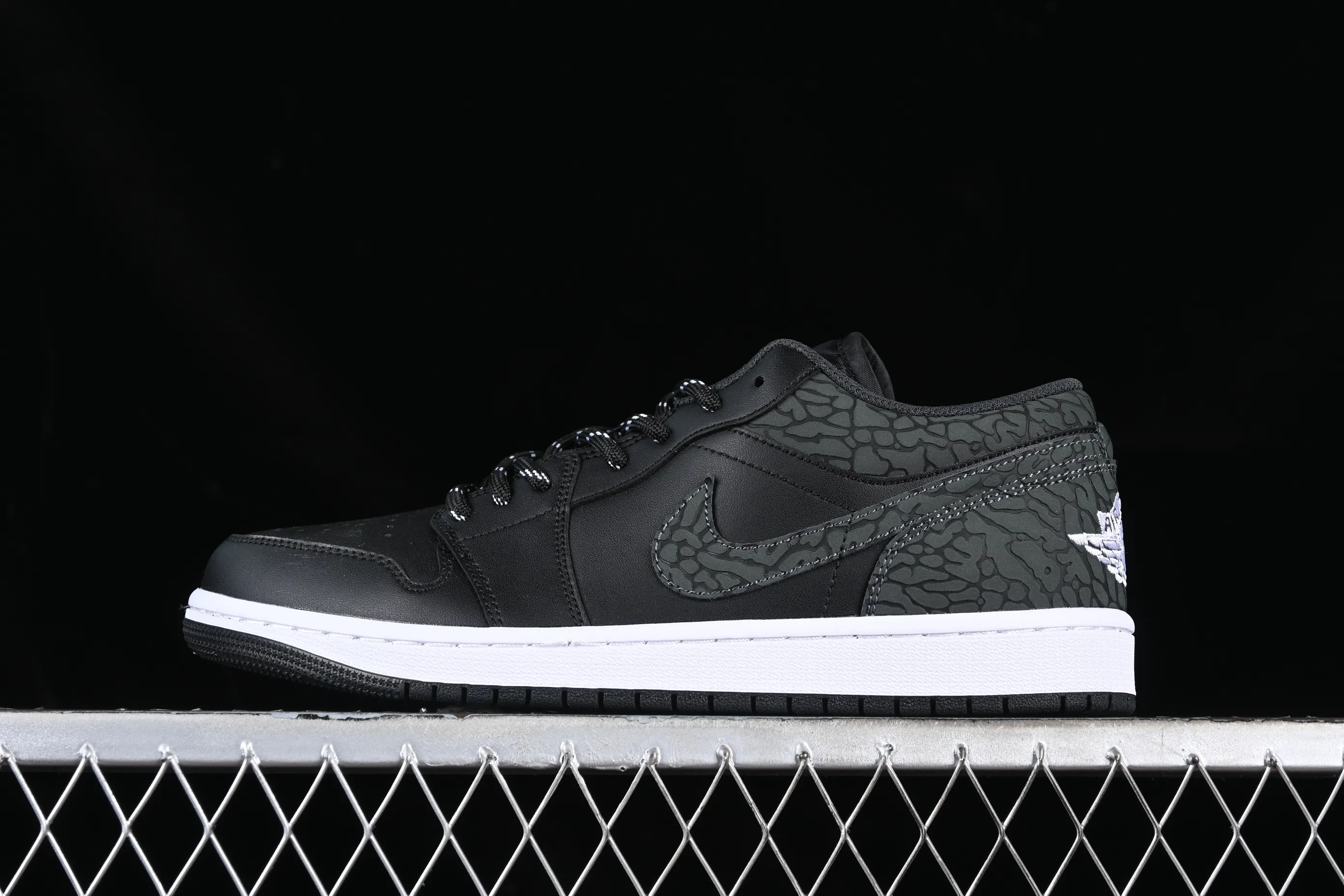 All categories Air Jordan Jordan series basketball shoes Air Jordan 1 Low Air Jordan 1 Low AJ1 Joe 1 all black burst pattern low-top cultural casual sneakers FB9907-001